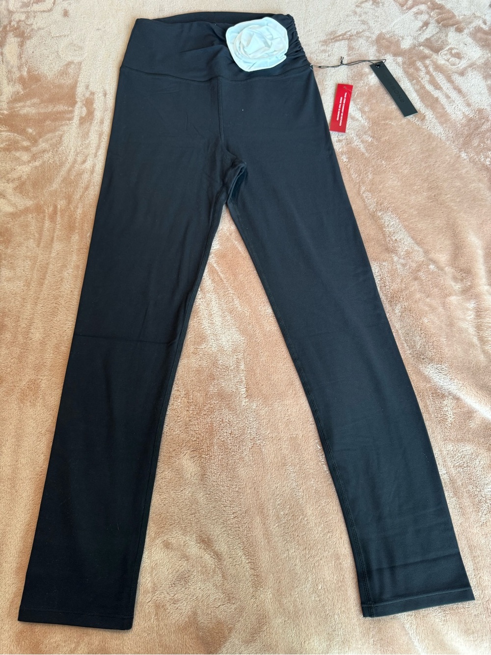 NWT Carbon38 Rosette Leggings, Black, Size Medium